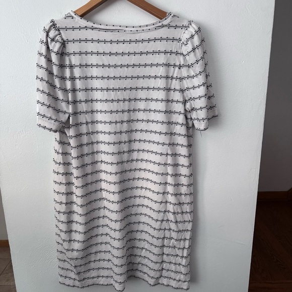 Loft white with black lines and dots v neck shirt dress Size Large - Picture 4 of 6